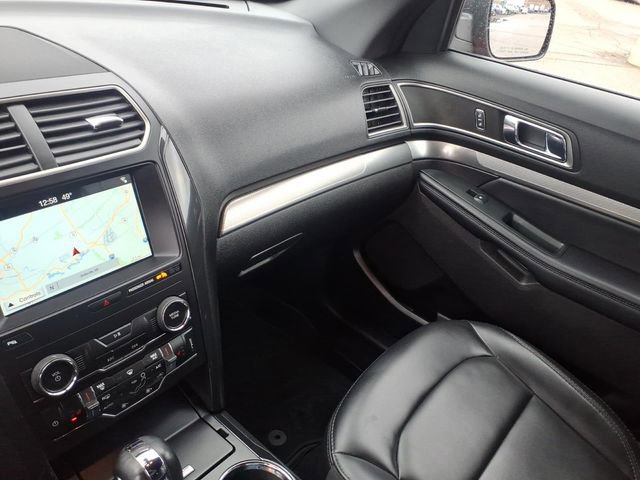 Used 2019 Ford Explorer XLT w/ Equipment Group 202A AWD/4WD image 26