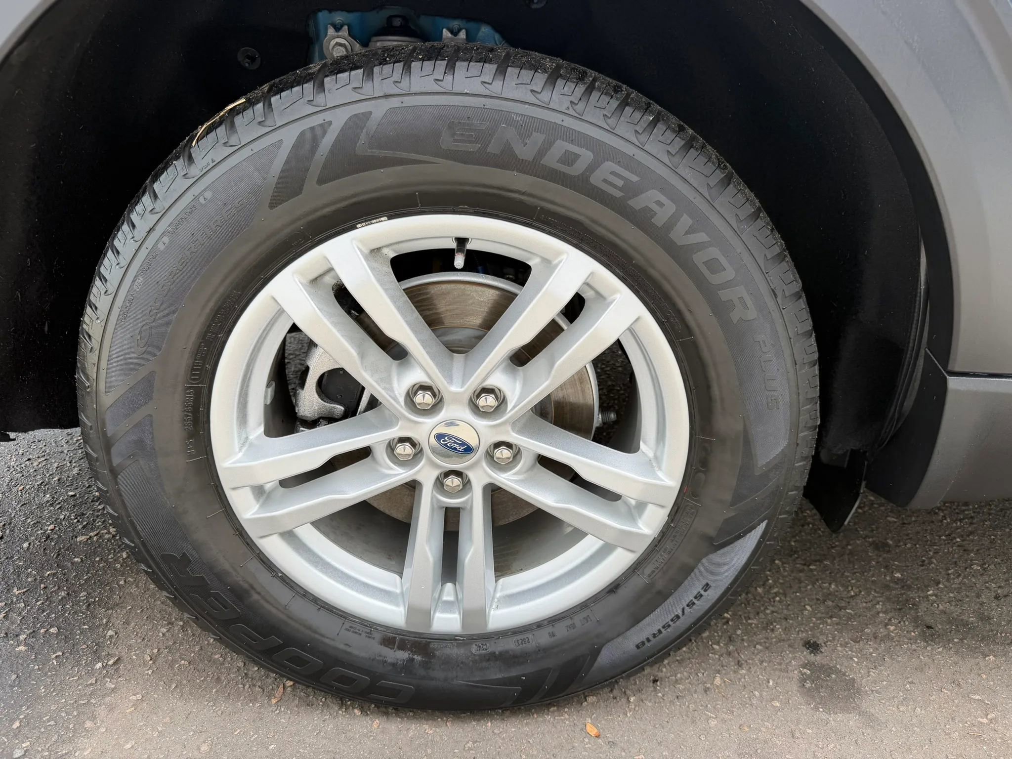 Used 2020 Ford Explorer XLT w/ Equipment Group 202A AWD/4WD image 39