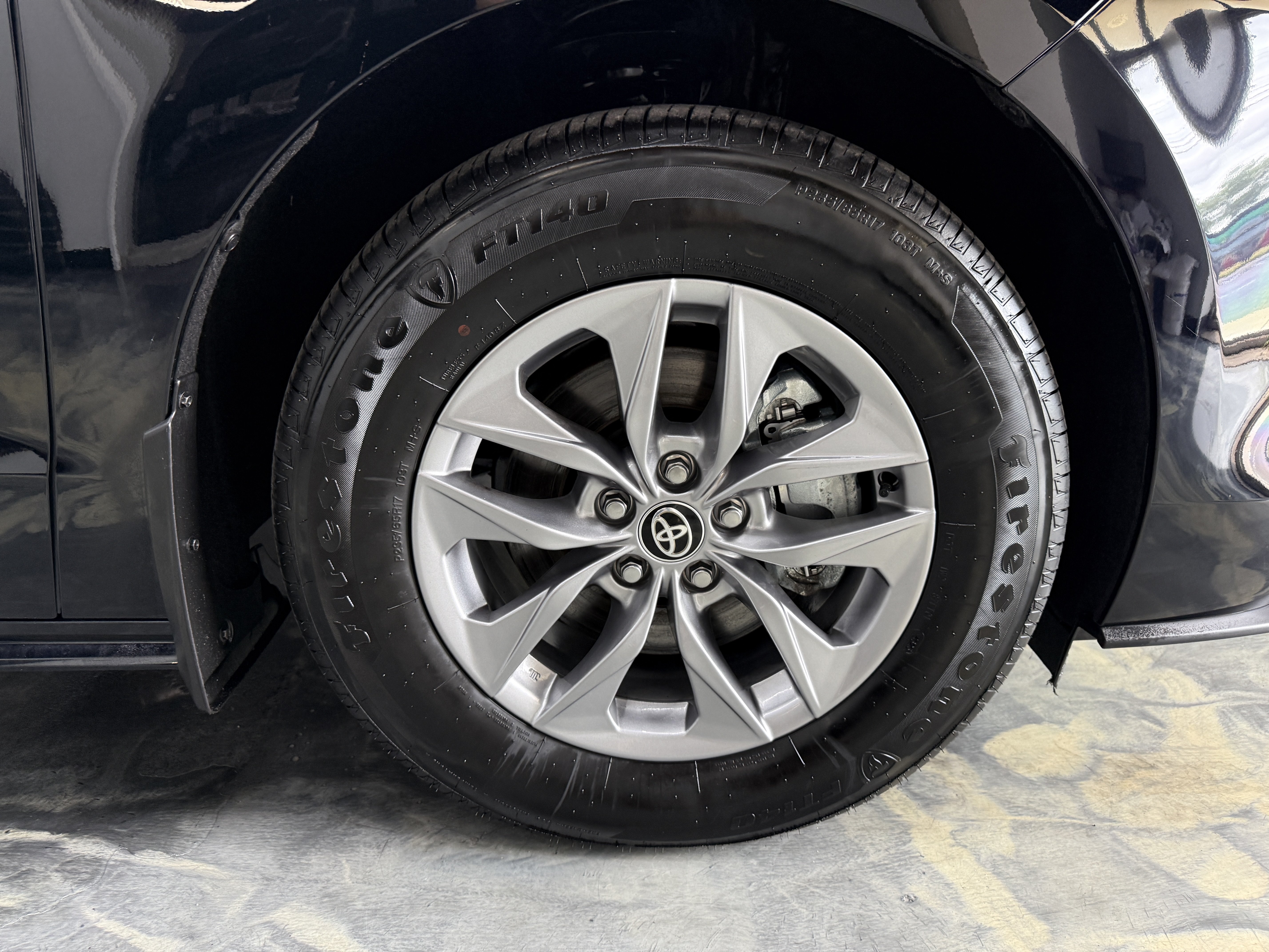 Used 2026 Toyota Sienna XLE FWD image 33