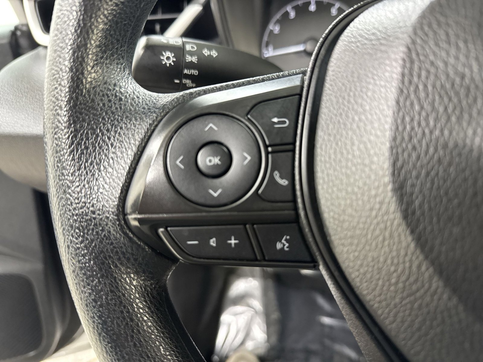 Used 2023 Toyota Corolla LE image 36