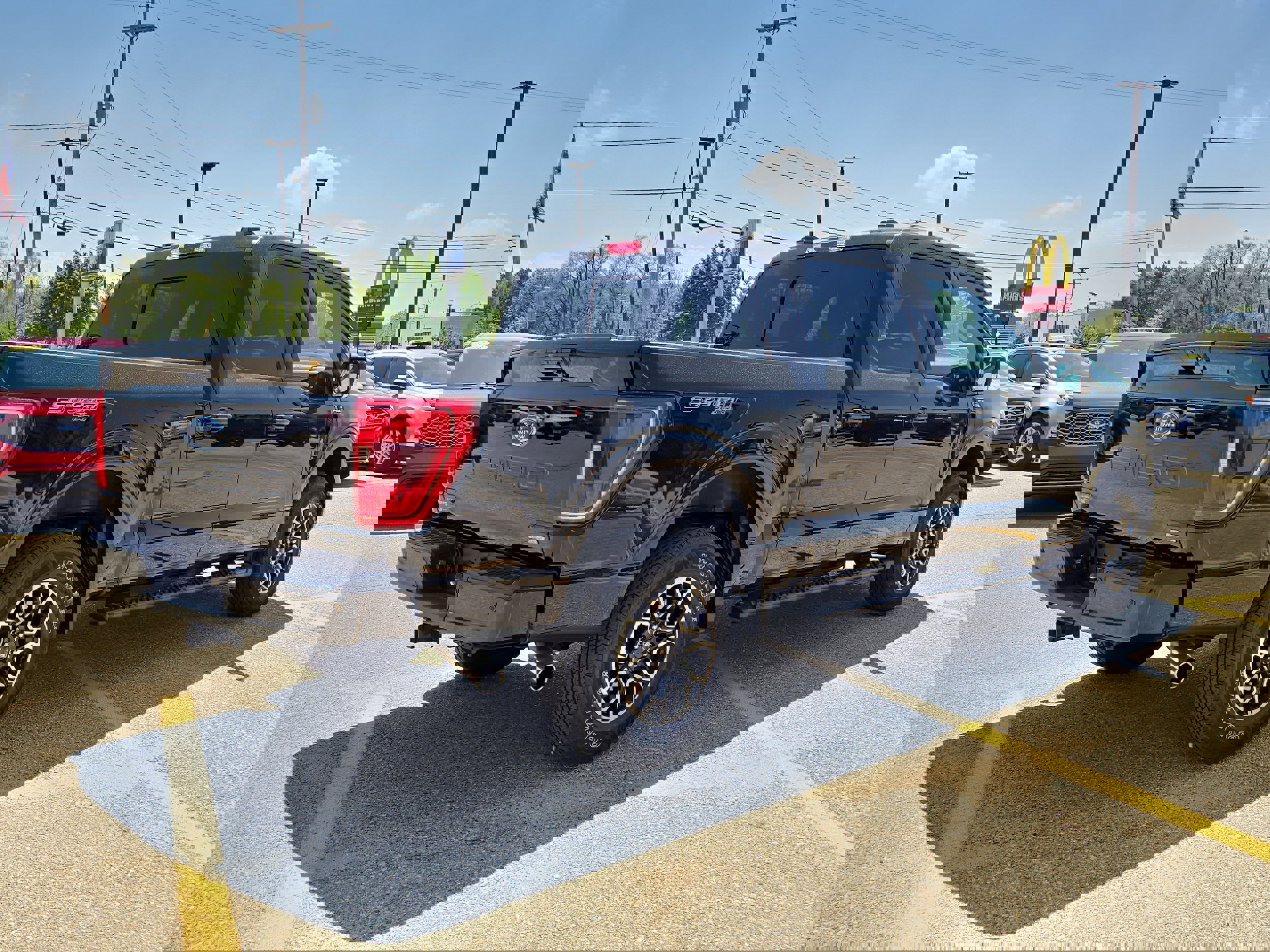 Certified 2022 Ford F150 XLT w/ Equipment Group 302A High image 4