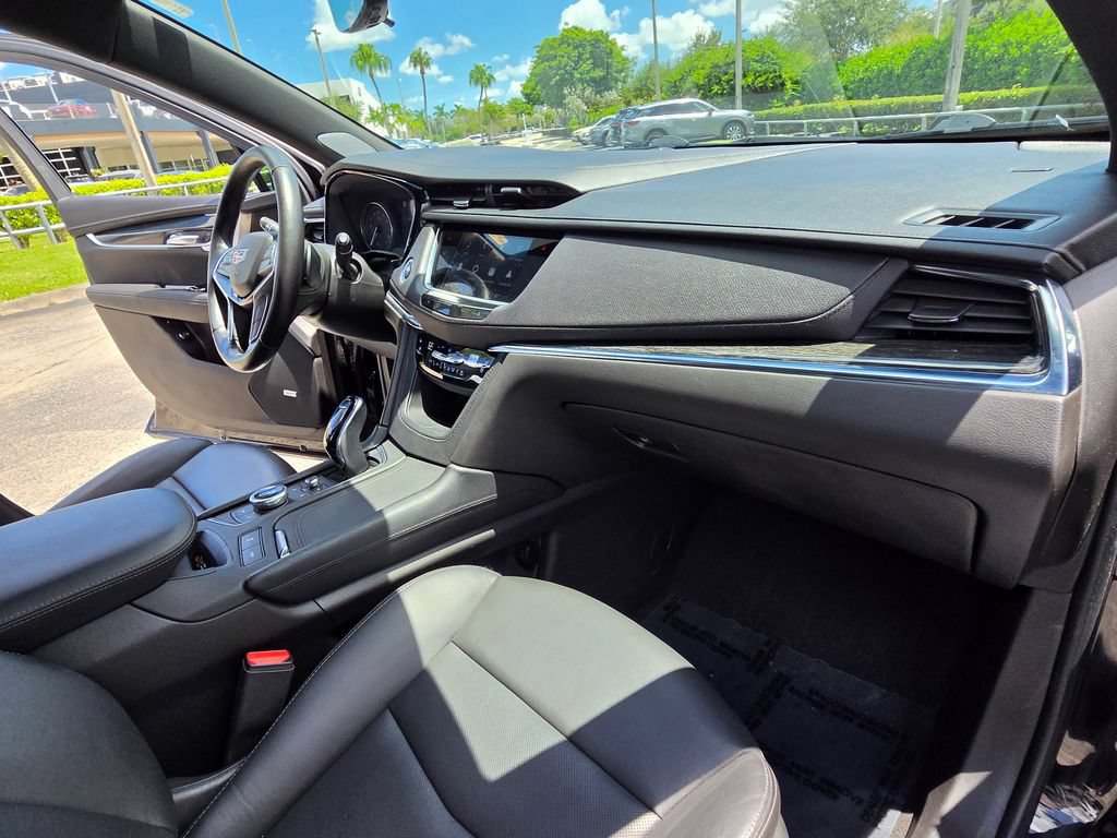 Used 2022 Cadillac XT5 Premium Luxury w/ Technology Package FWD image 22