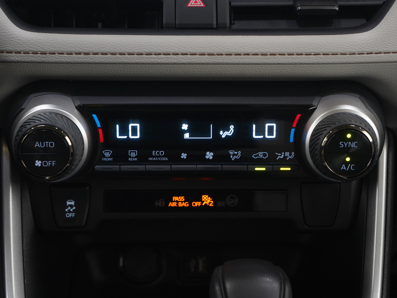 Used 2025 Toyota RAV4 XLE image 18