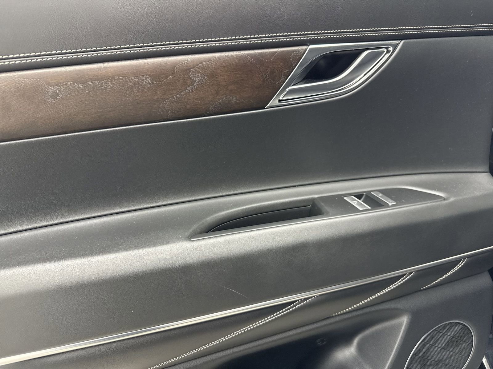 Used 2021 Genesis GV80 2.5T image 32