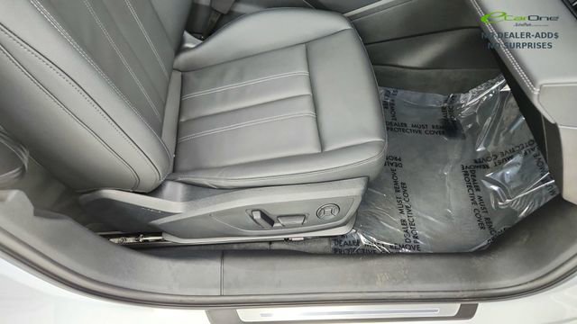 Used 2025 Audi A6 e-tron Premium Plus w/ Premium Plus RWD image 22