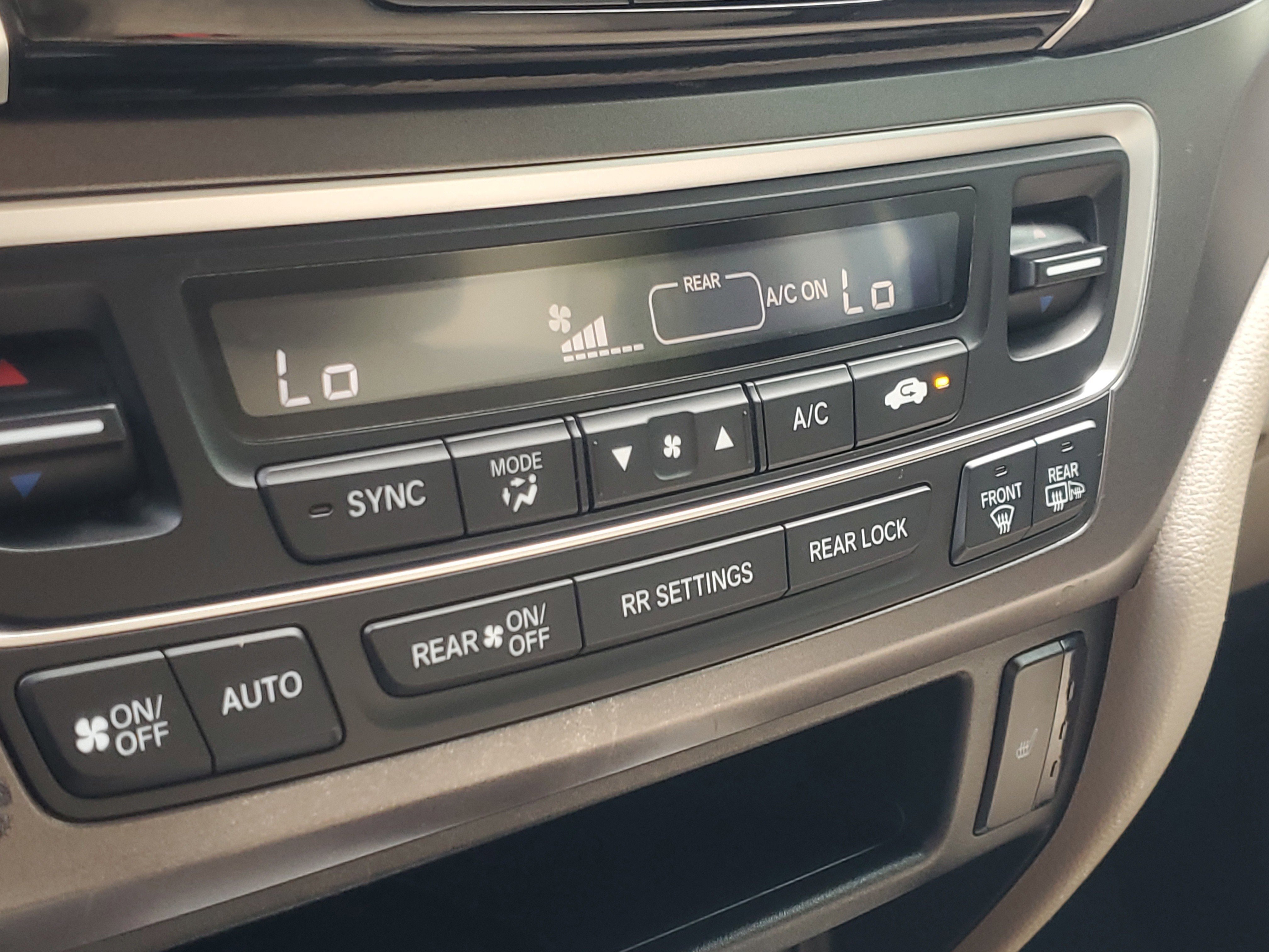 Used 2021 Honda Pilot EX image 32