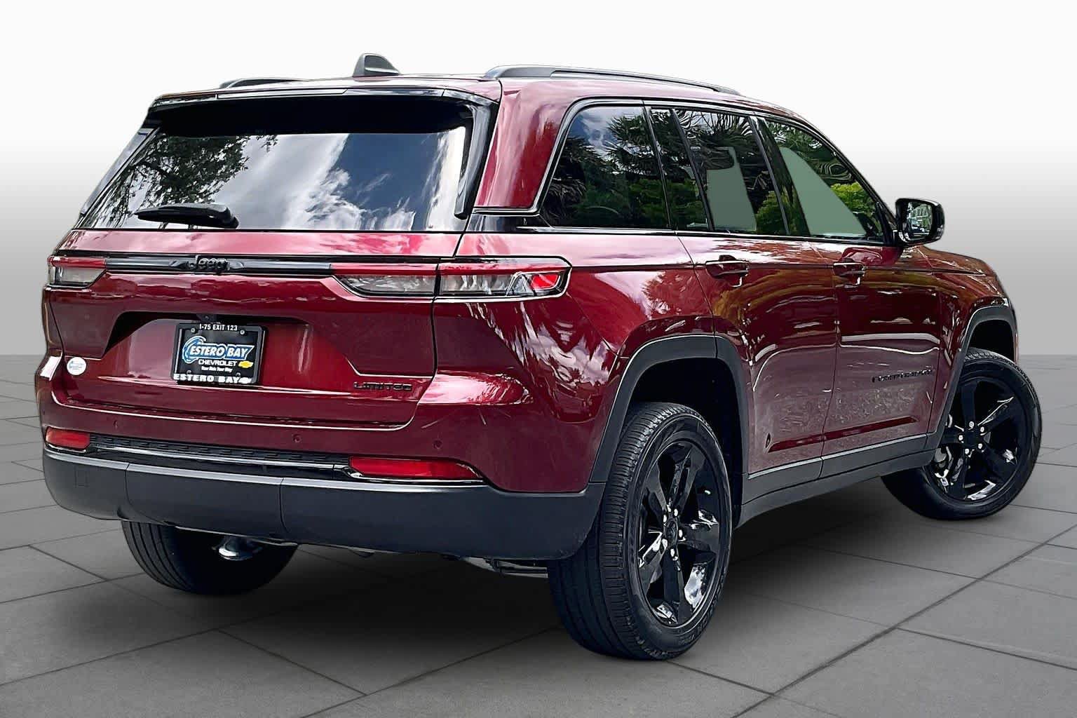 Used 2024 Jeep Grand Cherokee Limited w/ Black Appearance Package RWD image 14