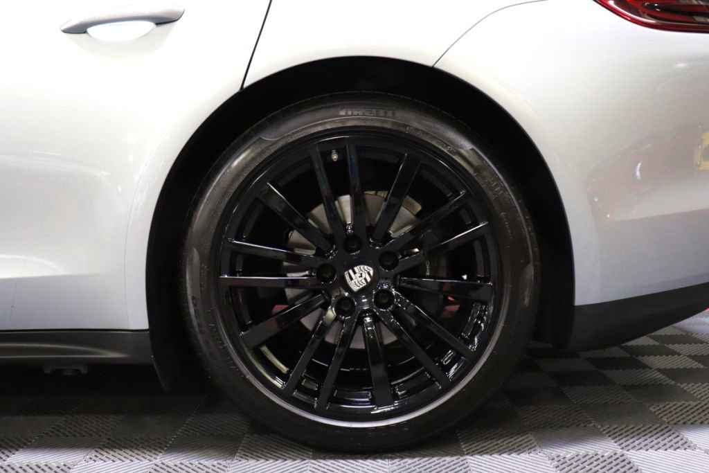 Used 2019 Porsche Panamera 4 AWD/4WD image 80