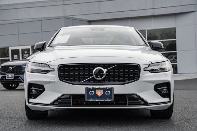 Certified 2024 Volvo S60 B5 Plus image 2