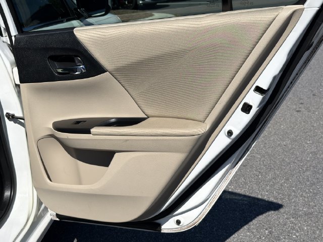 Used 2015 Honda Accord LX image 18