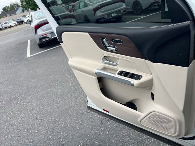 Used 2023 Mercedes-Benz GLB 250 4MATIC image 19
