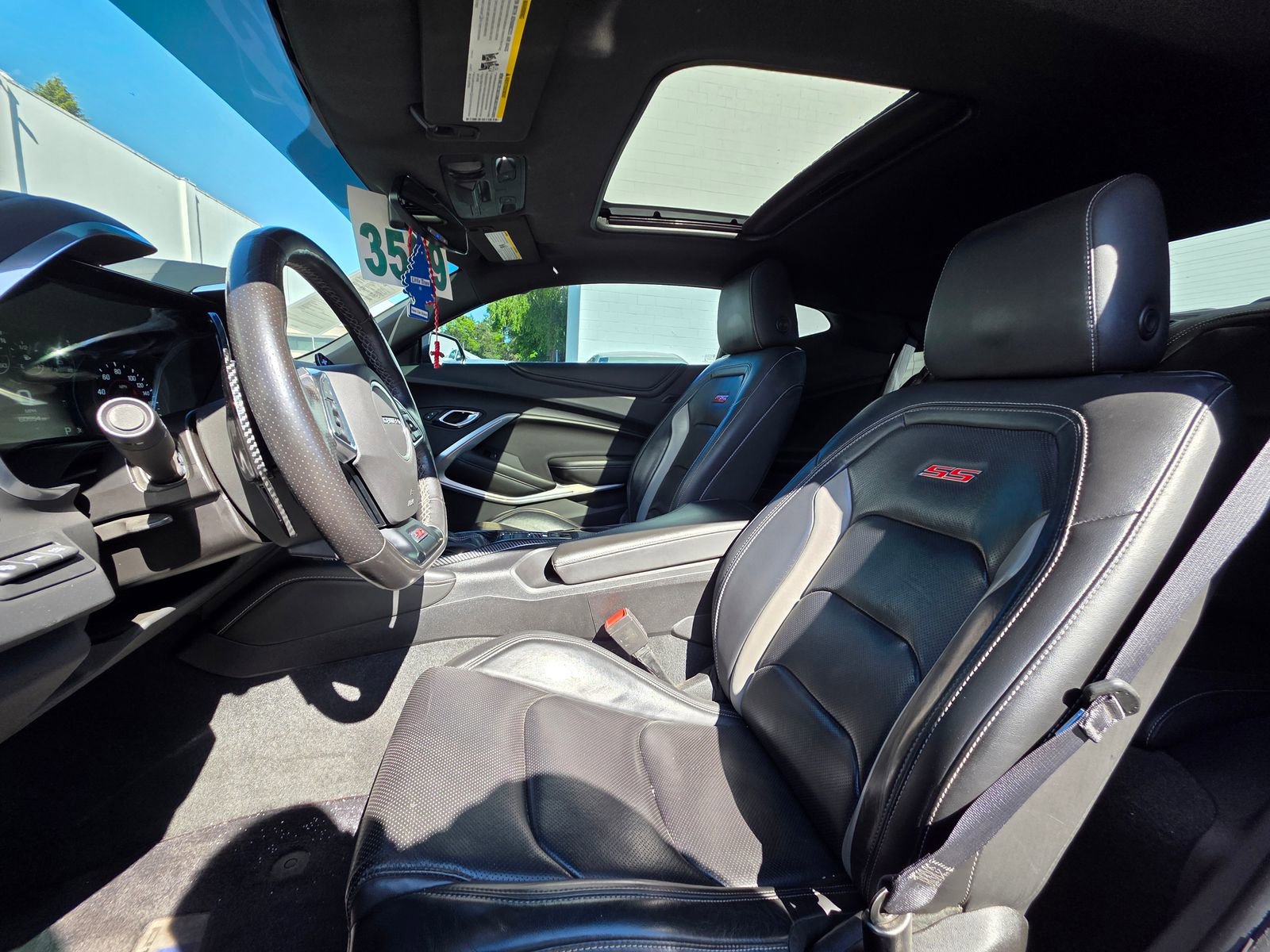 Used 2018 Chevrolet Camaro SS RWD image 11