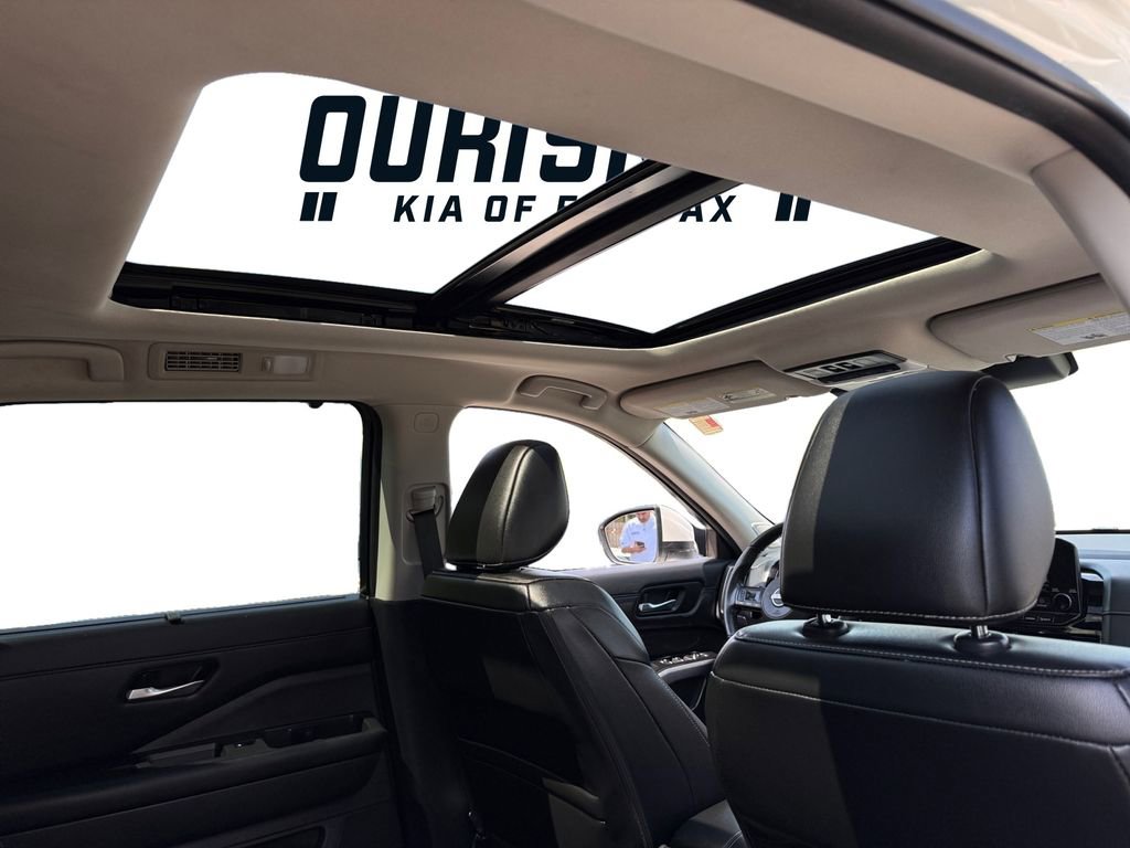 Used 2023 Nissan Pathfinder SL w/ SL Premium Package AWD/4WD image 18