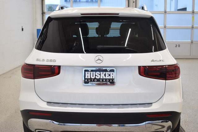 New 2026 Mercedes-Benz GLB 250 4MATIC image 11