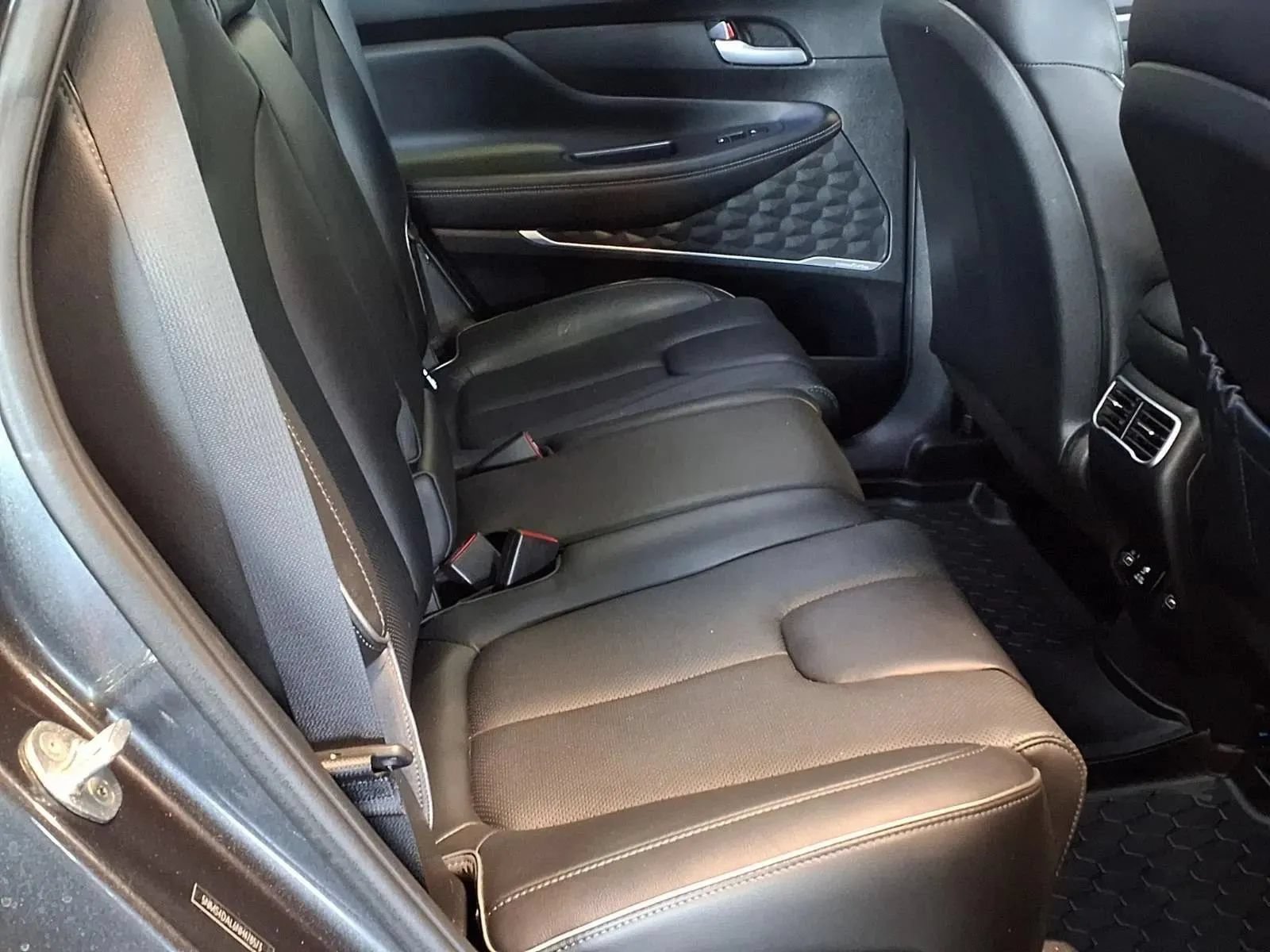 Used 2022 Hyundai Santa Fe Limited AWD/4WD image 13