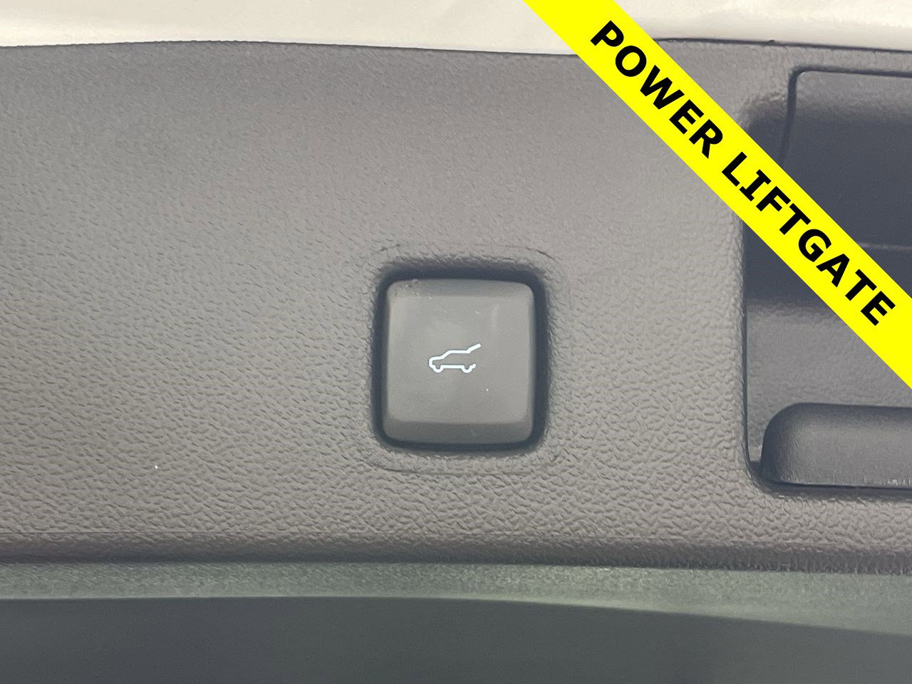 New 2025 Ford Escape SE w/ Class II Trailer Tow Package image 15