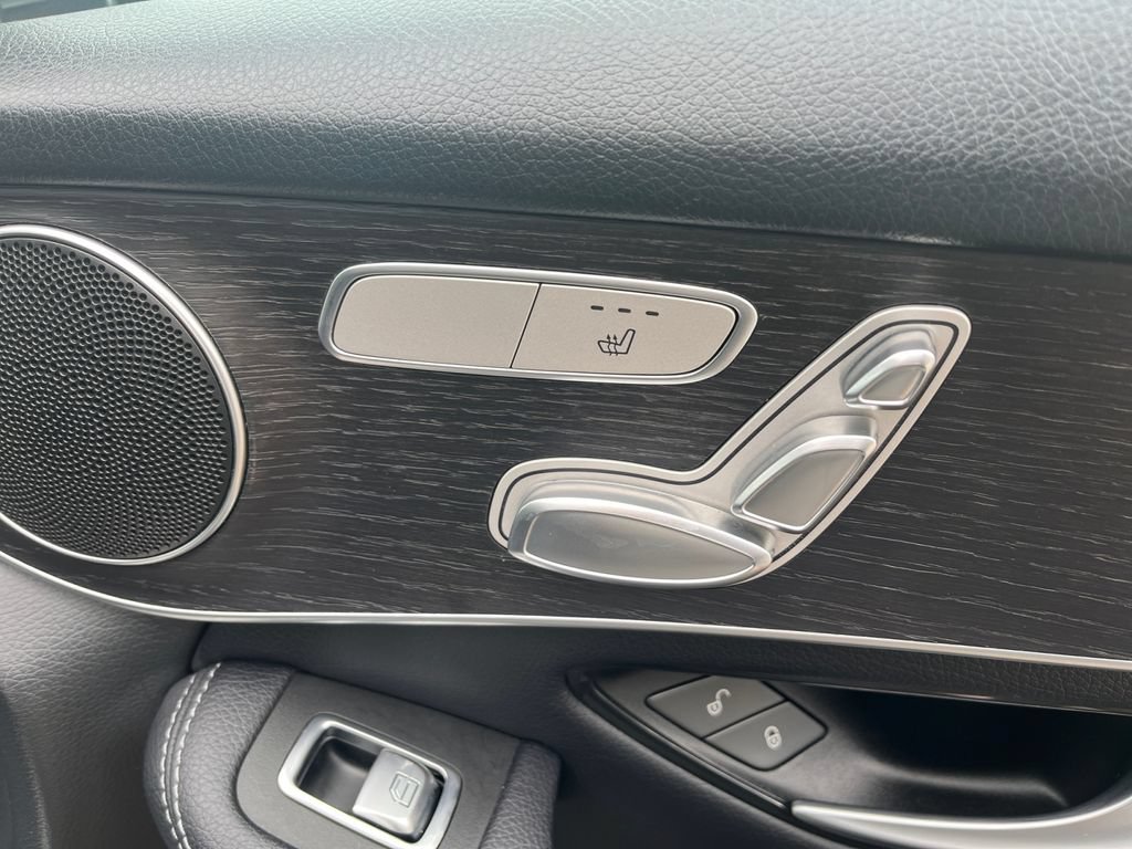 Used 2022 Mercedes-Benz GLC 300 4MATIC image 16