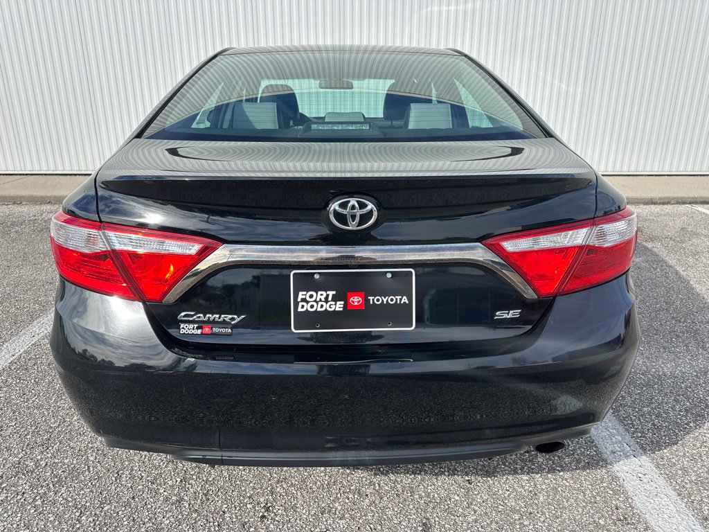 Used 2015 Toyota Camry SE FWD image 6