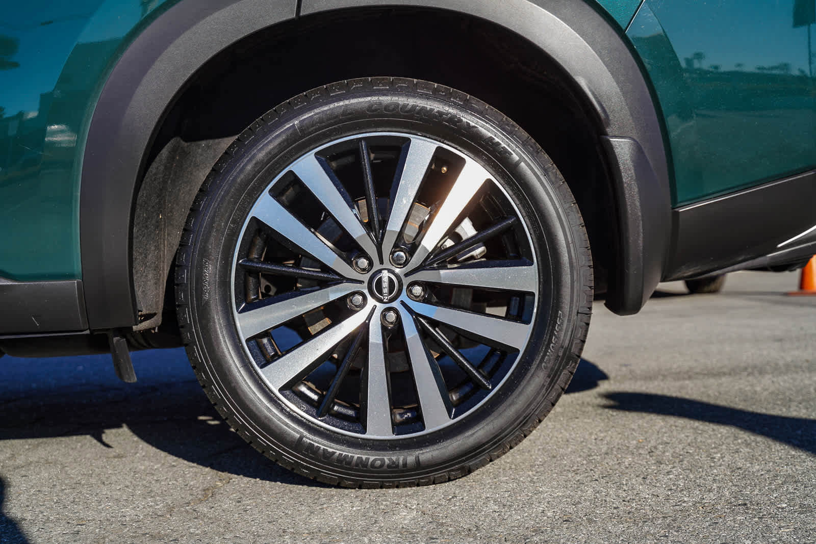 Used 2023 Nissan Pathfinder Platinum image 8