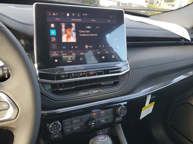 New 2026 Jeep Compass Latitude image 19