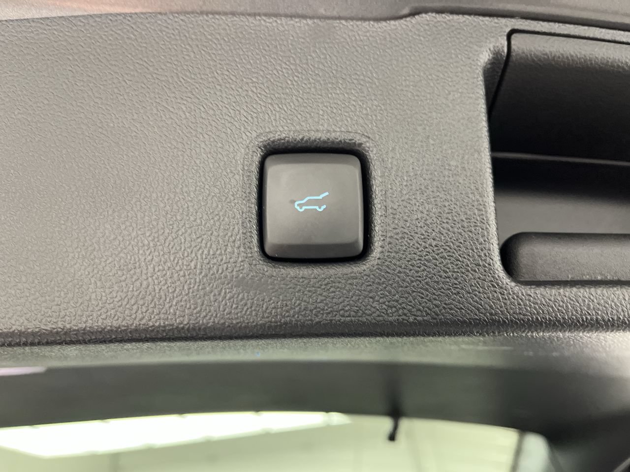 Used 2024 Ford Escape ST-Line w/ Tech Pack #1 AWD/4WD image 30