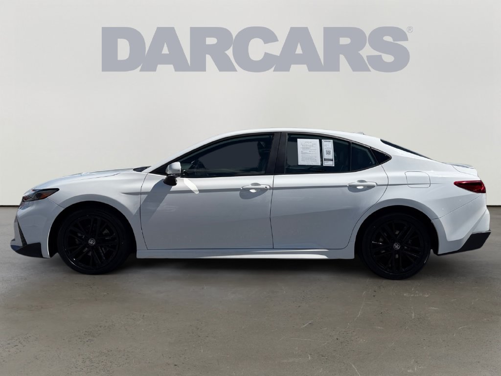 Used 2025 Toyota Camry SE FWD image 4