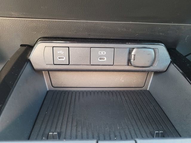 Used 2024 Toyota Prius LE image 25