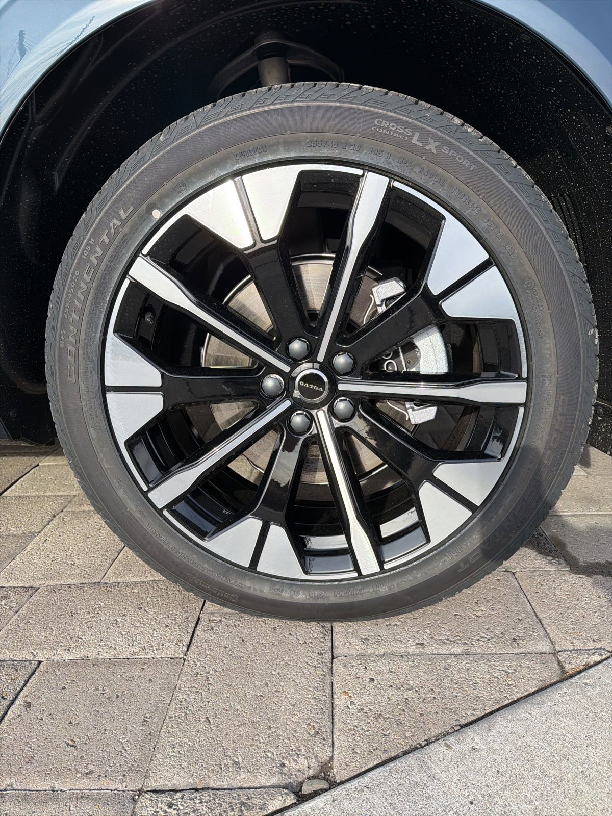 New 2026 Volvo XC60 B5 Plus w/ Protection Package Premier image 8