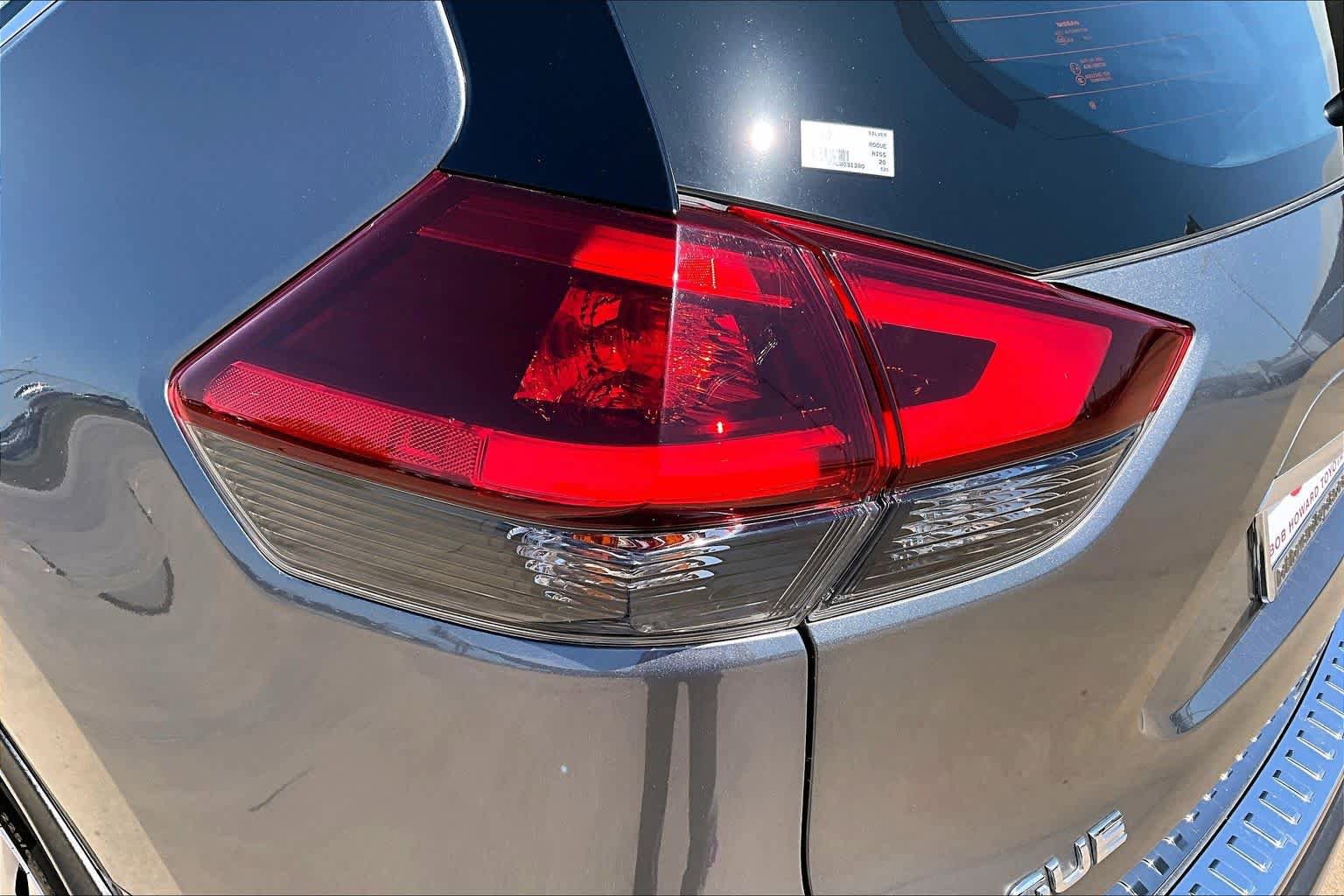 Used 2020 Nissan Rogue S FWD image 26