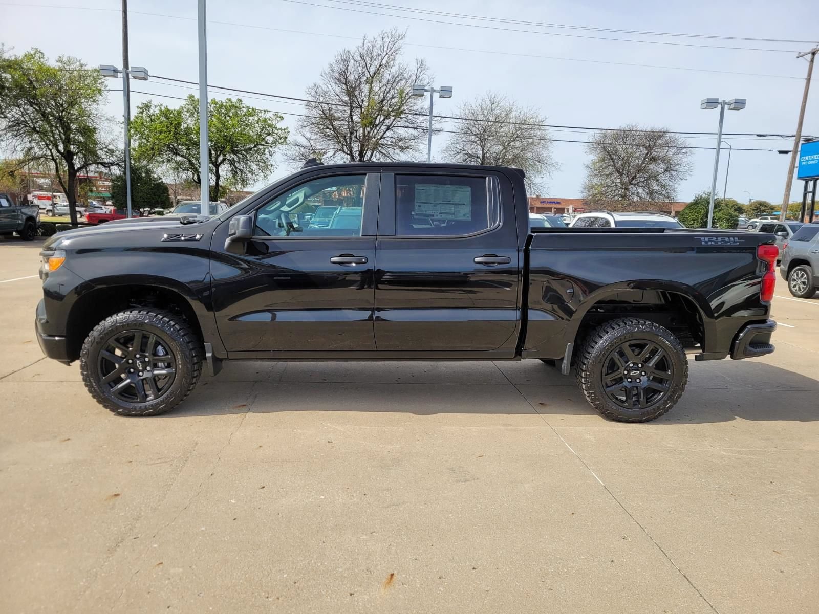 New 2026 Chevrolet Silverado 1500 Custom Trail Boss w/ Midnight Edition AWD/4WD video 2