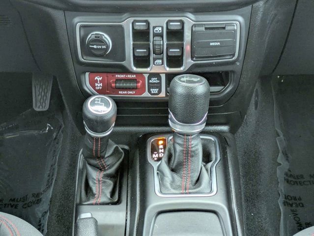 Used 2023 Jeep Wrangler Unlimited Rubicon AWD/4WD image 19