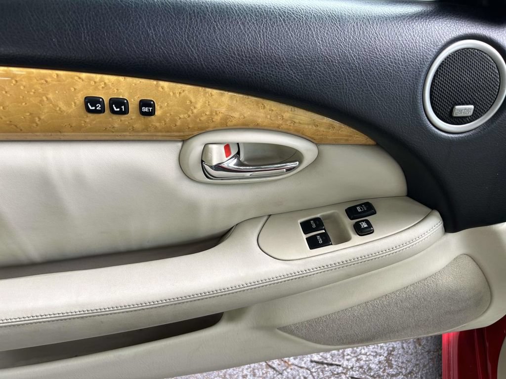 Used 2005 Lexus SC 430 Convertible RWD image 9