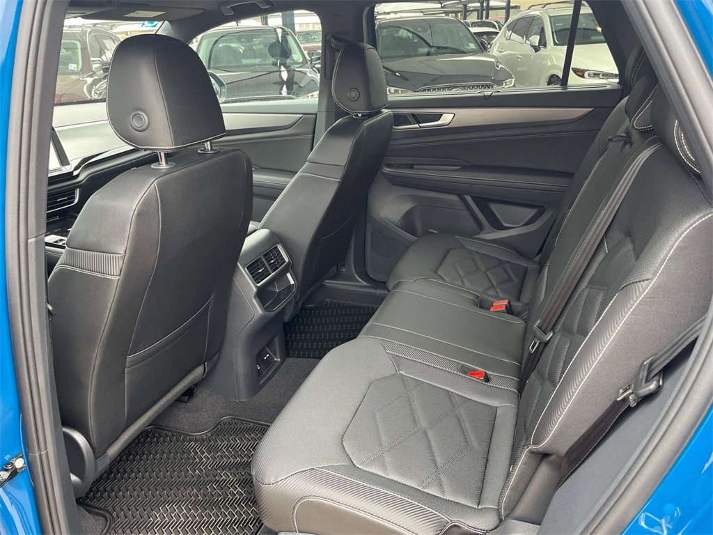 New 2025 Volkswagen Atlas Cross Sport SE image 17