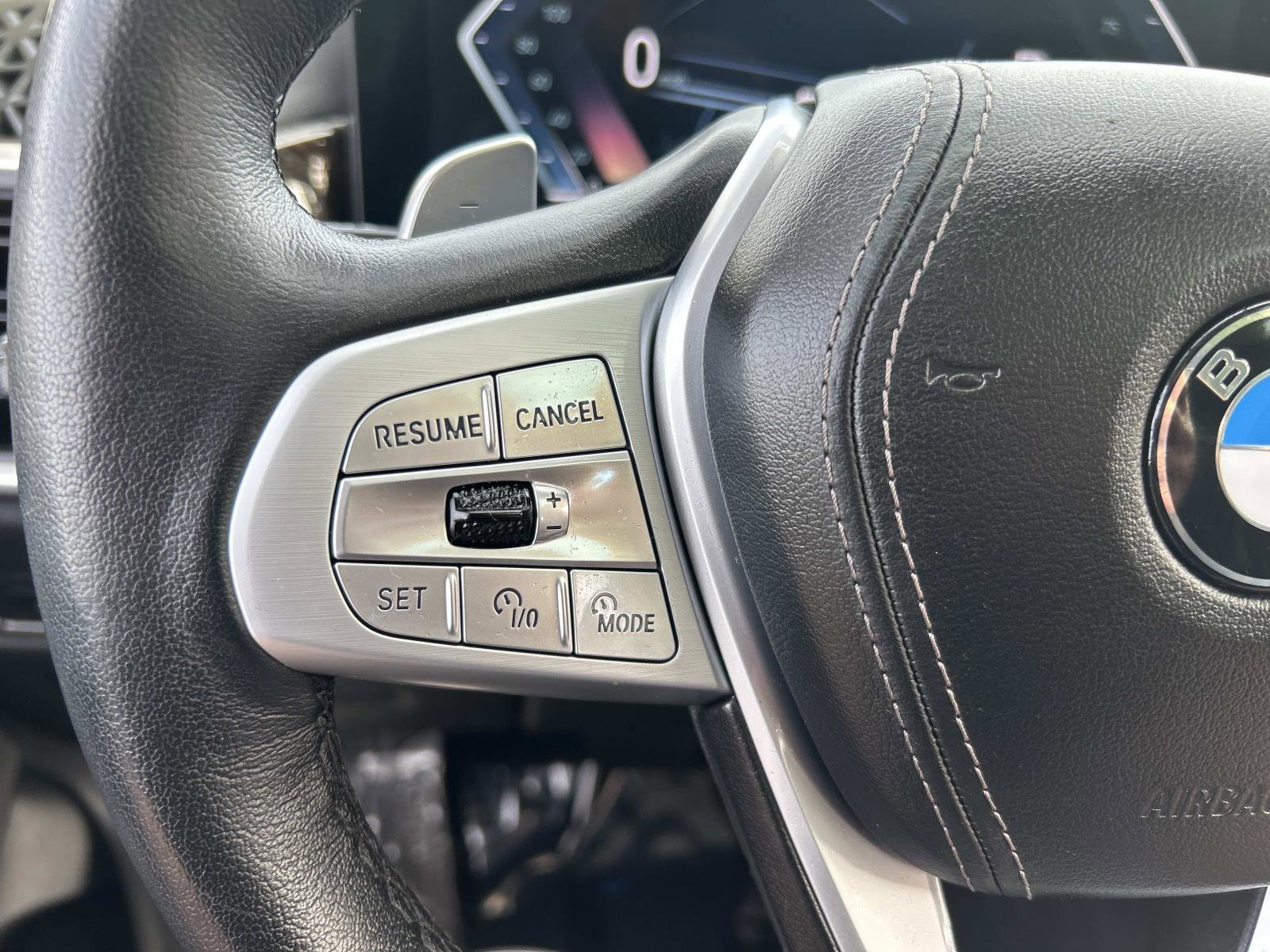 Used 2024 BMW X7 xDrive40i w/ Premium Package image 27