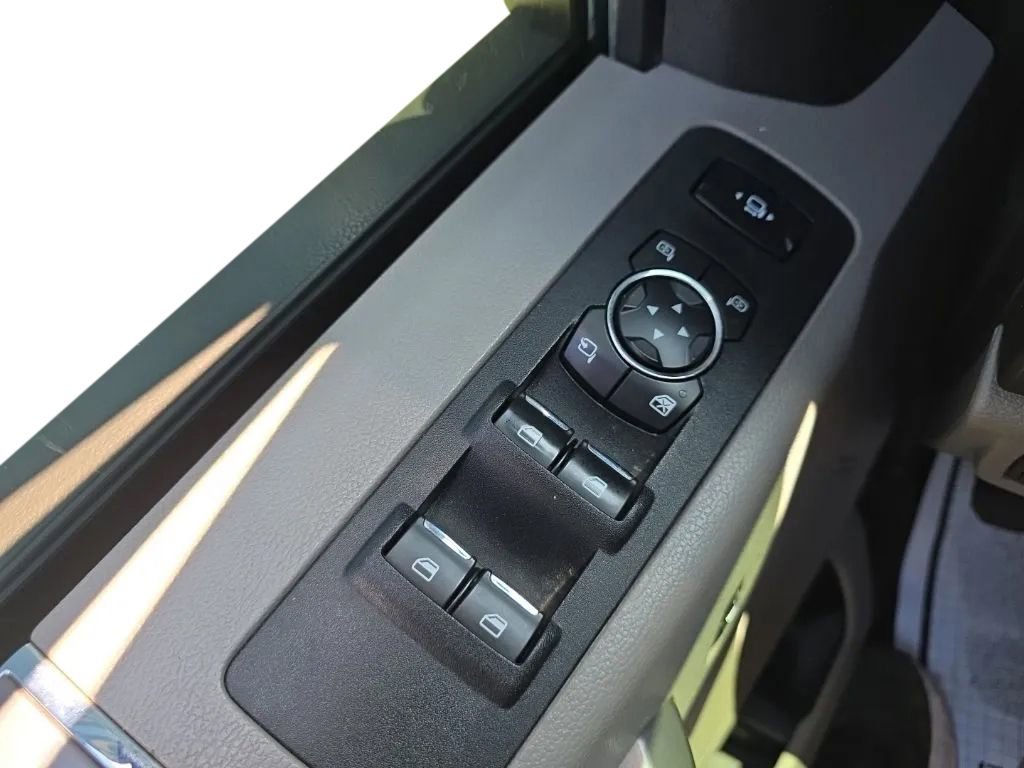 Used 2019 Ford F250 XLT w/ XLT Premium Package AWD/4WD image 14