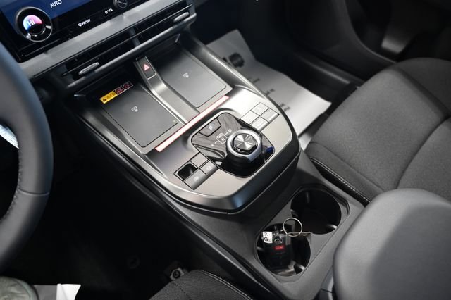 New 2026 Toyota C-HR AWD/4WD image 18