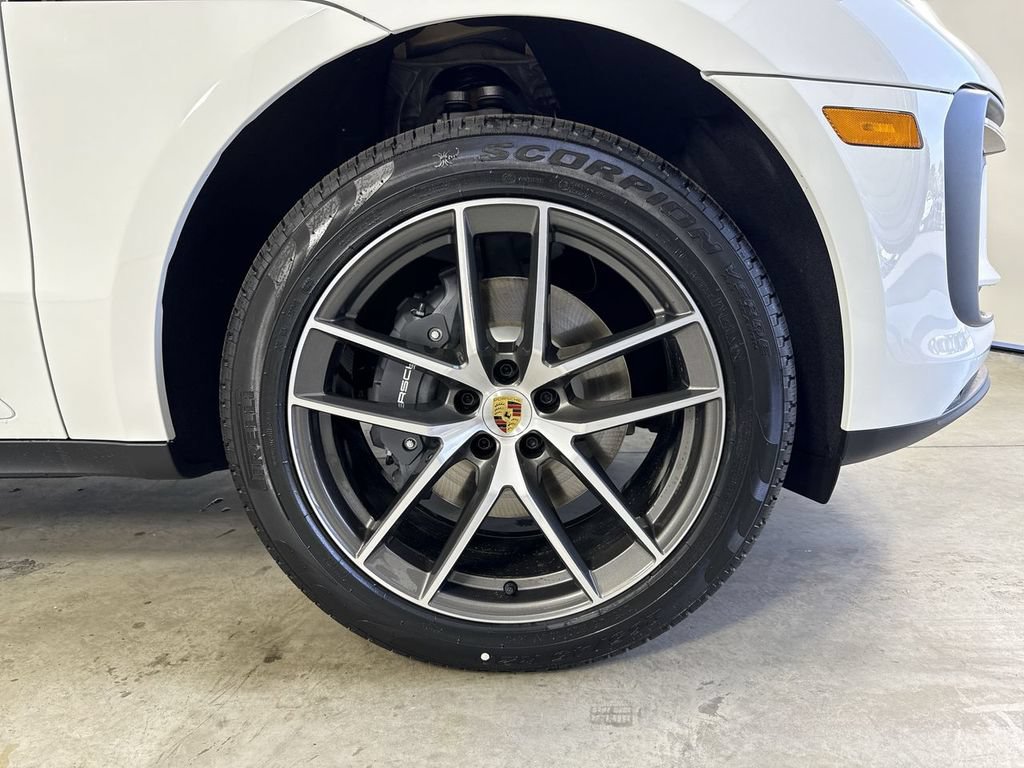 New 2026 Porsche Macan AWD/4WD image 15