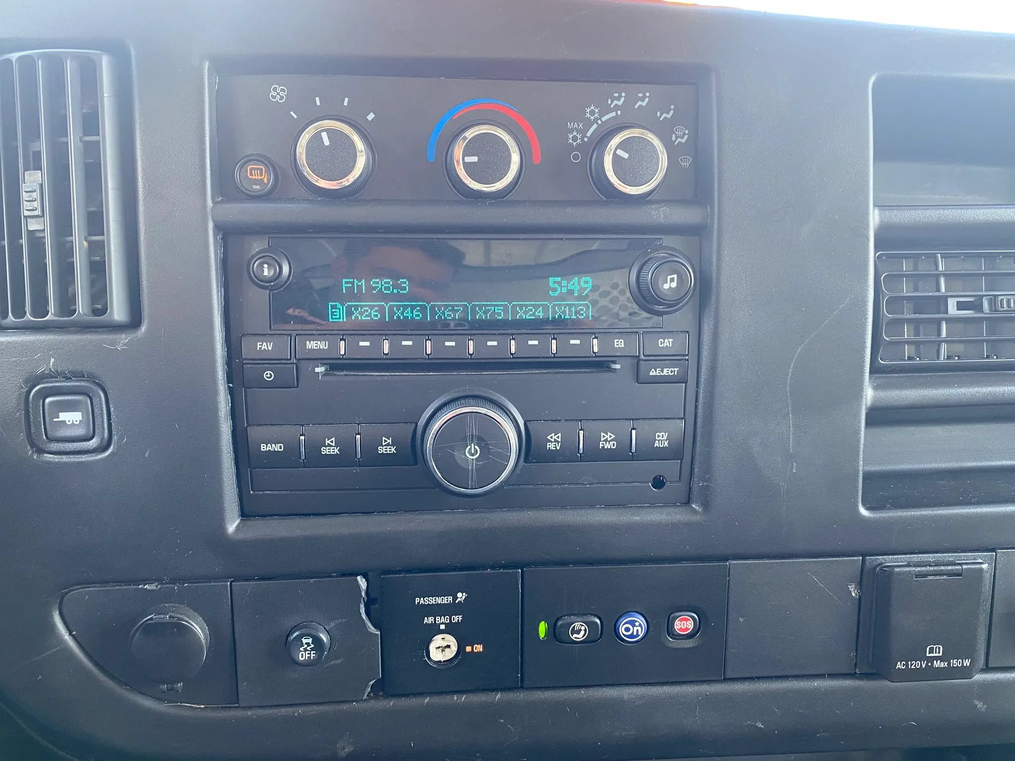 Used 2016 Chevrolet Express 2500 Extended RWD image 13