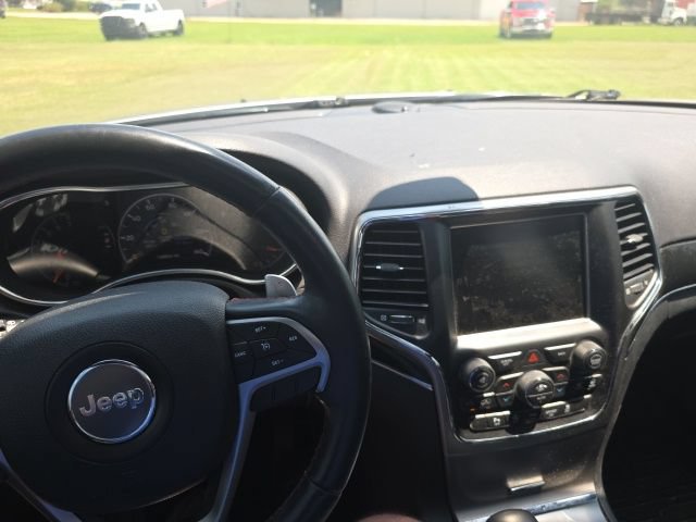 Used 2017 Jeep Grand Cherokee Trailhawk AWD/4WD image 16