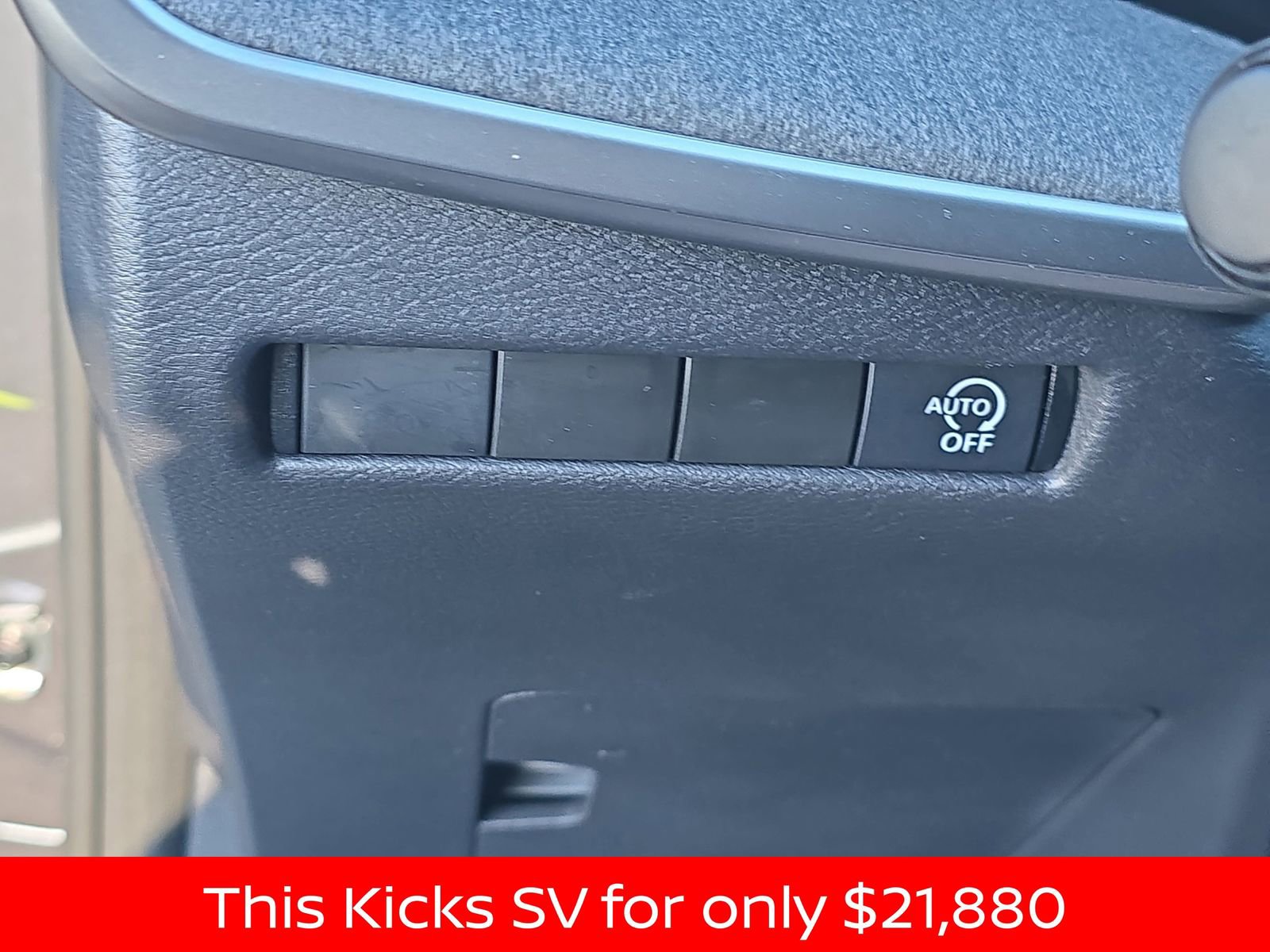 Used 2025 Nissan Kicks SV image 29
