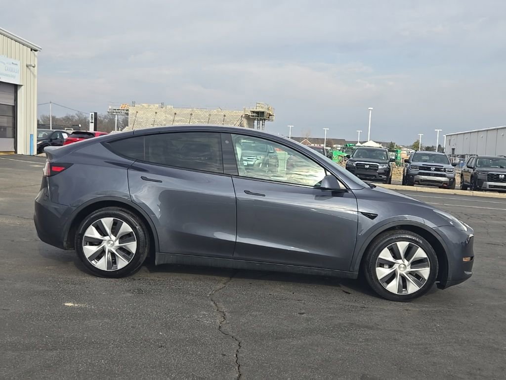 Used 2023 Tesla Model Y Long Range image 9