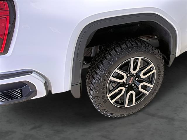 Used 2024 GMC Sierra 1500 AT4 w/ Technology Package AWD/4WD image 13