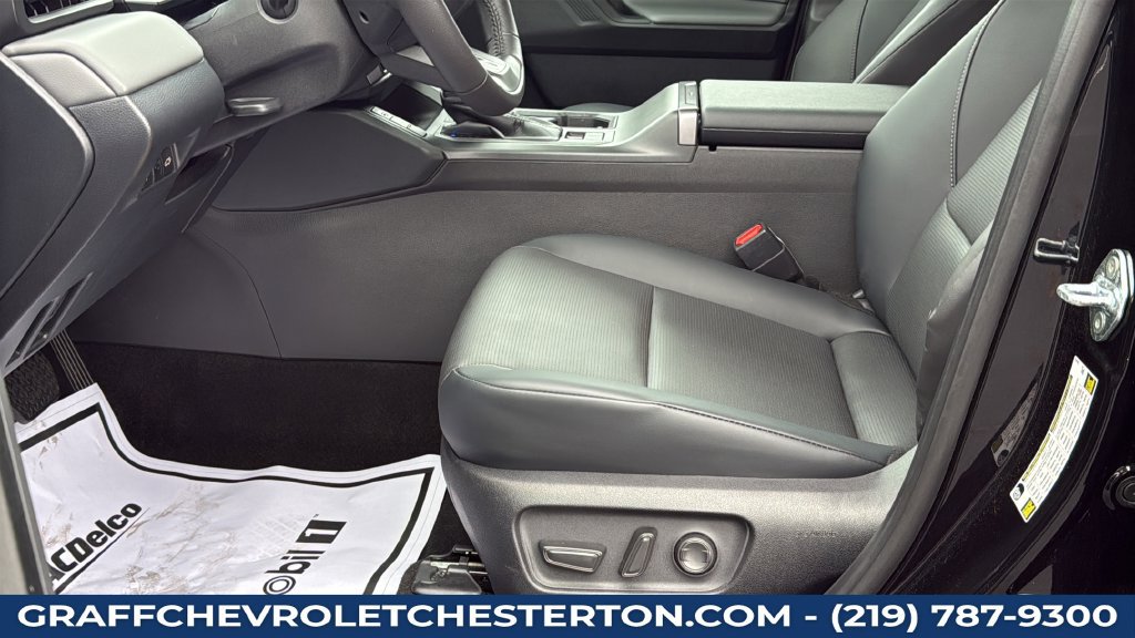 Used 2026 Toyota RAV4 XLE Premium AWD/4WD image 25