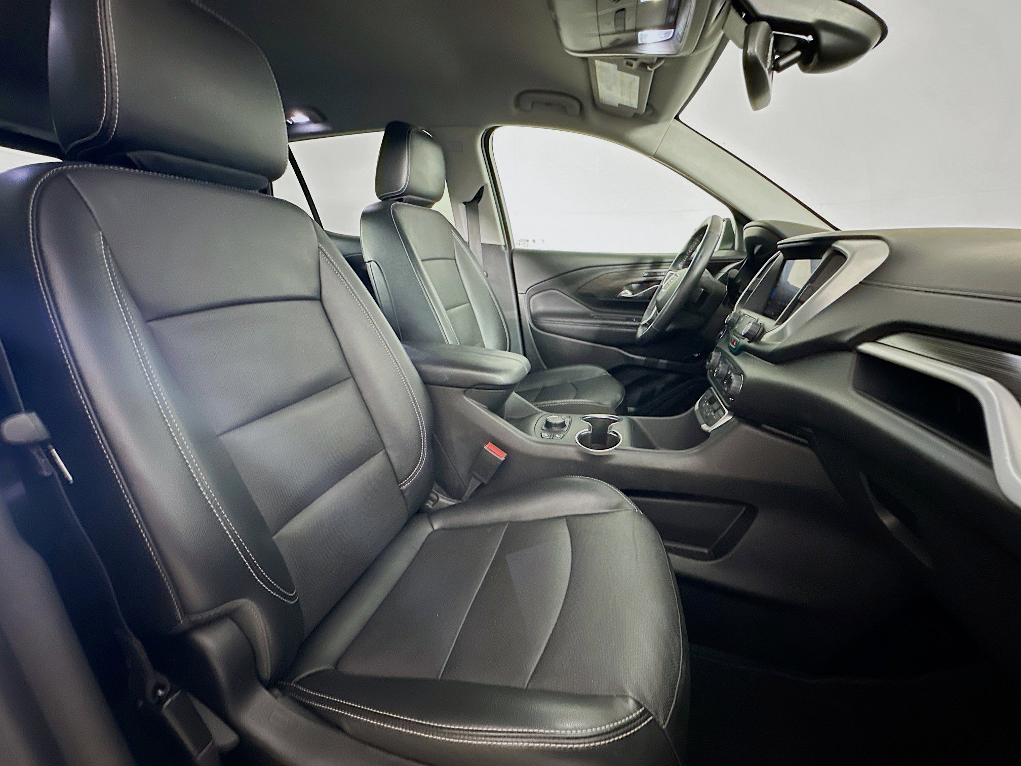 Used 2024 GMC Terrain SLT image 30