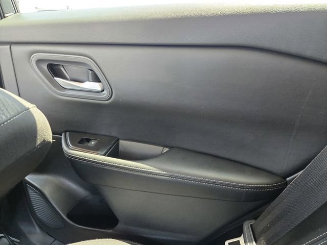 Used 2025 Nissan Rogue SV FWD image 11