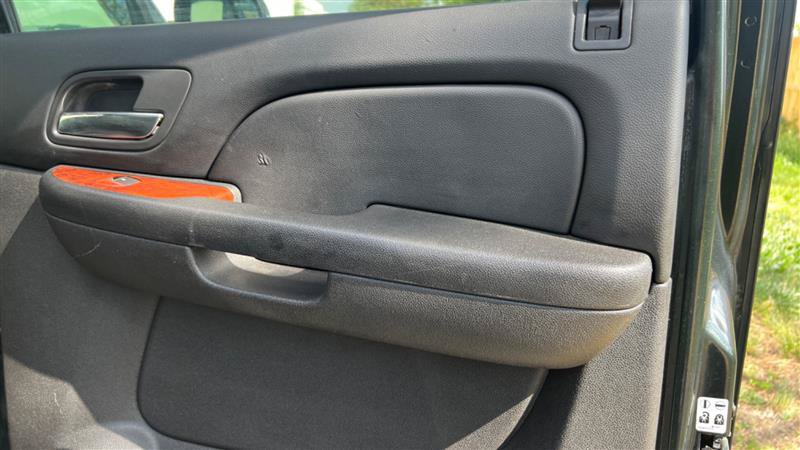 Used 2013 Chevrolet Avalanche LT RWD image 48