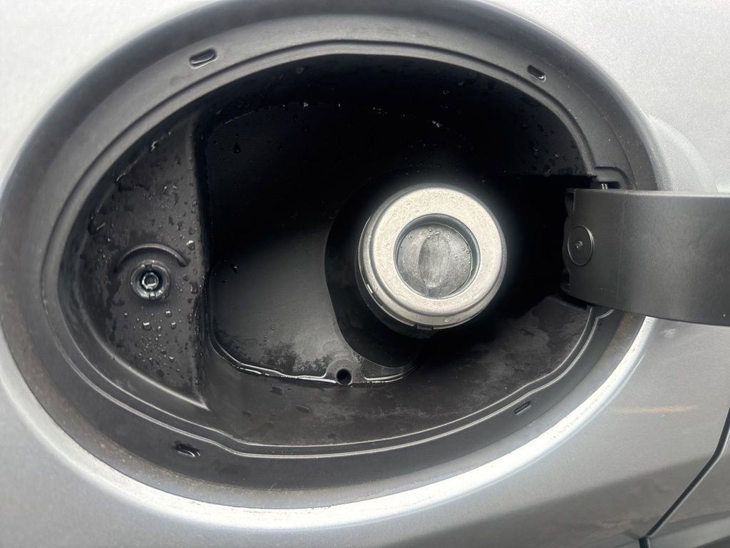 Used 2019 Jeep Cherokee Limited image 21