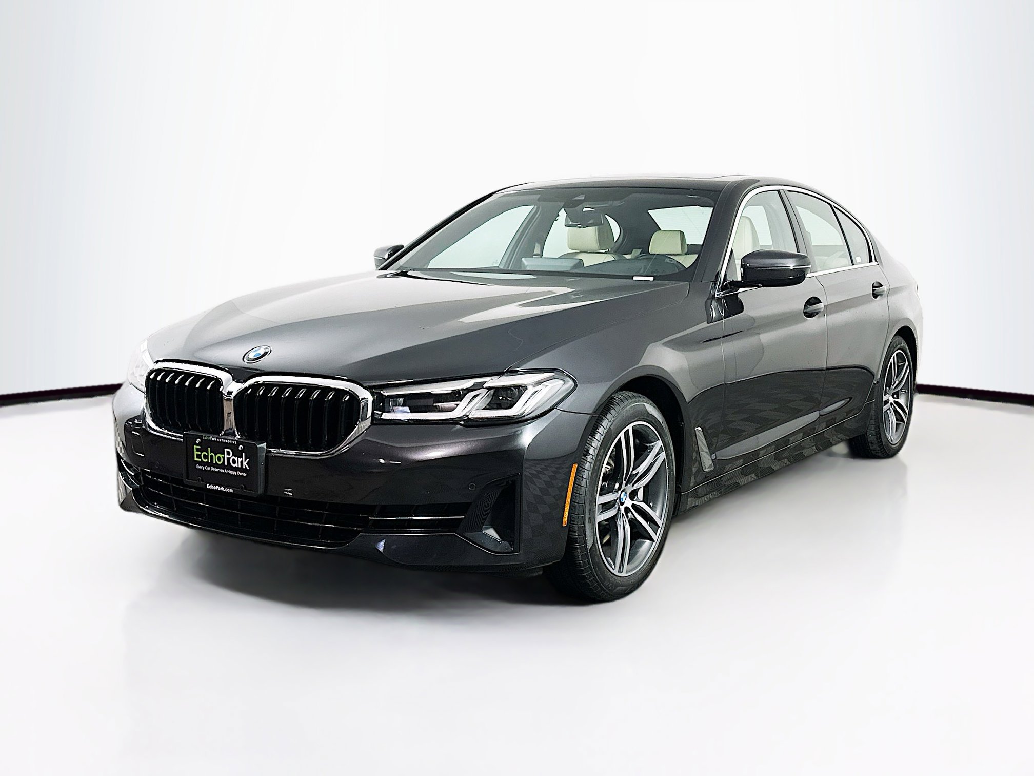 Used 2022 BMW 530i xDrive w/ Premium Package image 3