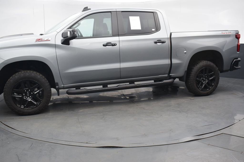 Used 2024 Chevrolet Silverado 1500 LT Trail Boss w/ Convenience Package II AWD/4WD image 2