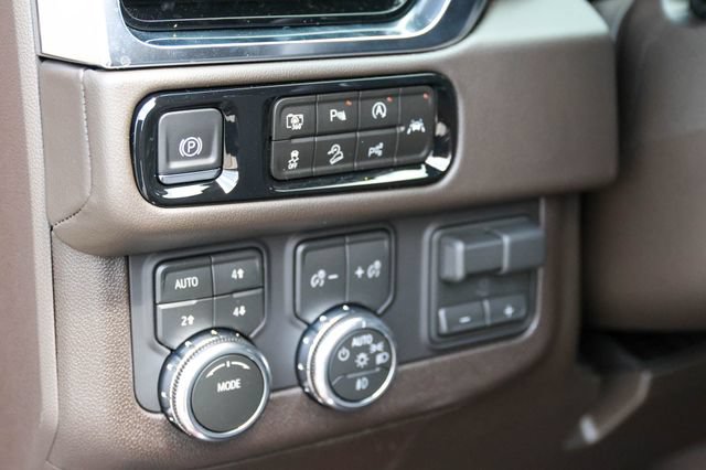 New 2026 GMC Yukon XL Elevation w/ Elevation Premium Package AWD/4WD image 14
